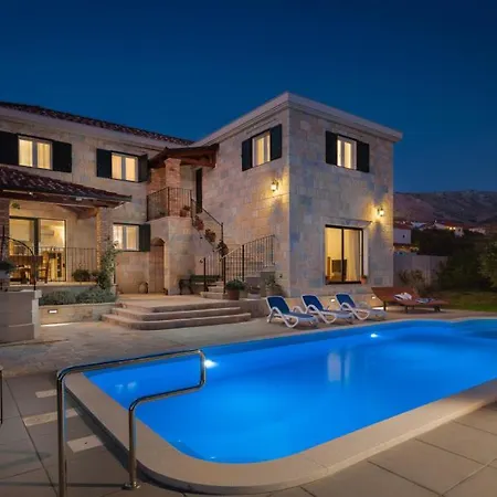 Dominus - By Guide וילה *