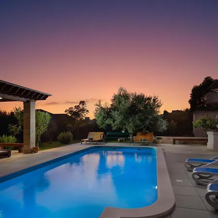 Dominus - By Guide וילה