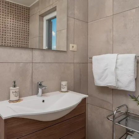 Dominus - By Guide וילה