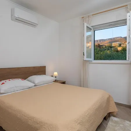 Dominus - By Guide Willa *