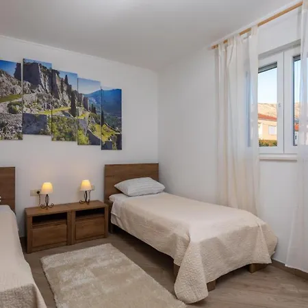 Villa Dominus - By Guide Split